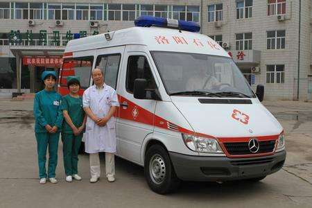 車禍期間，救護(hù)車及時(shí)出現(xiàn)能救人于危難