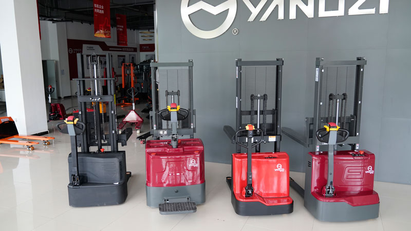 購買電動(dòng)叉車與燃?xì)獠孳嚨?個(gè)理由