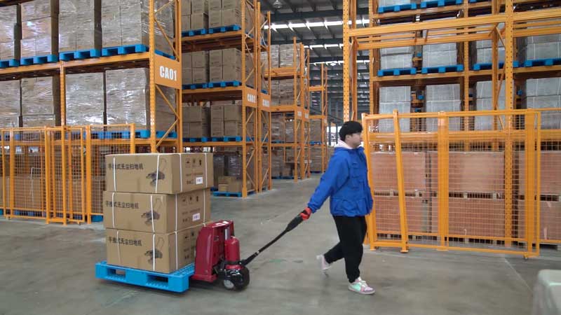 購(gòu)買新叉車：您需要知道的