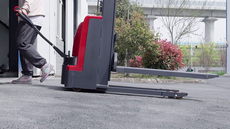 為您的企業(yè)購(gòu)買(mǎi)叉車(chē)的指南-問(wèn)什么