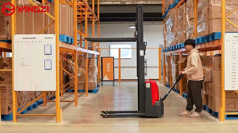 駕駛叉車時(shí)不該做什么：最常見的駕駛錯(cuò)誤