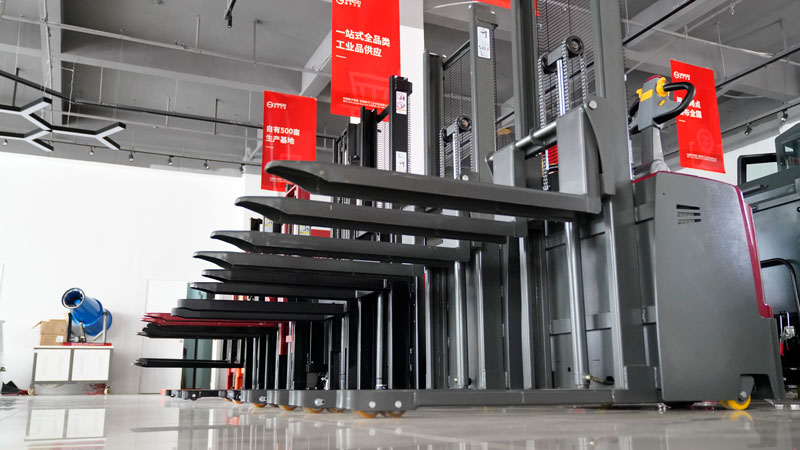 選擇下一輛叉車時(shí)要考慮的 4 個(gè)因素